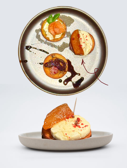 Mini-Pancakes mit Zwiebeln & Balsamico-Soße